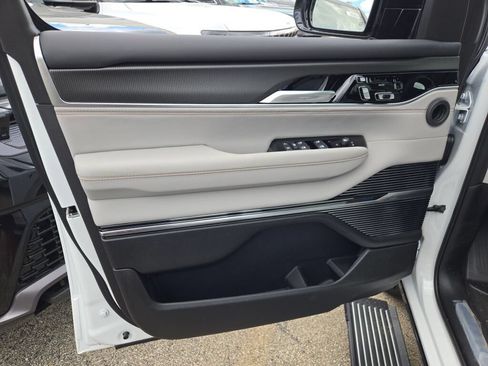 New 2026 Jeep Grand Wagoneer Summit AWD/4WD image 20