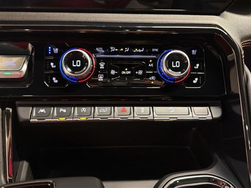 Used 2025 GMC Sierra 1500 AT4 AWD/4WD image 19