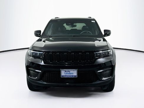 Used 2023 Jeep Grand Cherokee Altitude AWD/4WD image 2