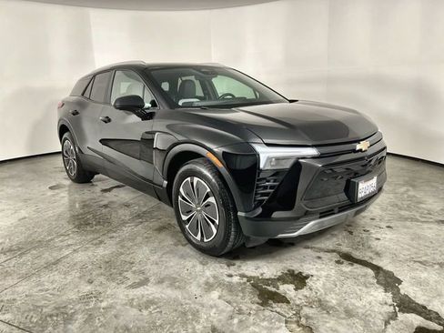 Used 2024 Chevrolet Blazer EV LT image 2