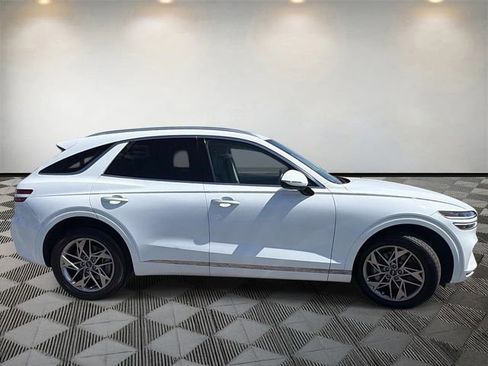 Used 2025 Genesis GV70 2.5T AWD/4WD image 4
