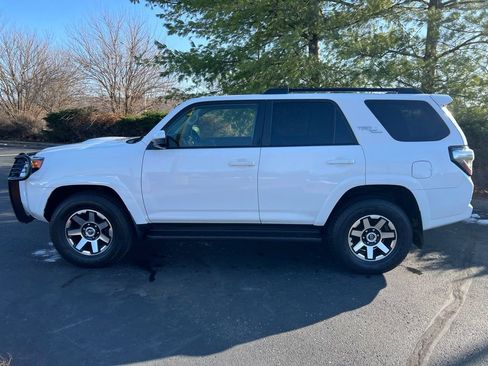 Used 2020 Toyota 4Runner SR5 image 3