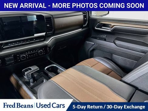 Used 2024 Chevrolet Silverado 1500 High Country w/ High Country Premium Package AWD/4WD image 32