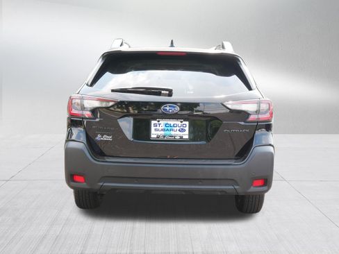 Certified 2025 Subaru Outback Onyx Edition w/ Tech Package 3 AWD/4WD image 6