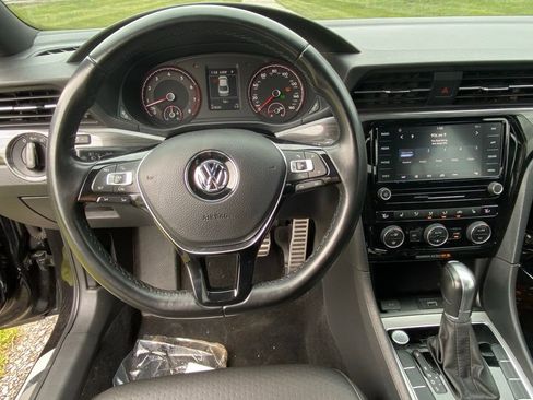 Used 2021 Volkswagen Passat 2.0T R-Line FWD image 10