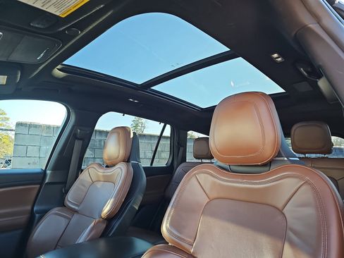 Used 2020 Lincoln Aviator Reserve w/ Equipment Group 201A image 15