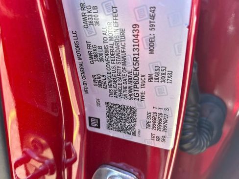 Used 2024 GMC Canyon AT4 image 32