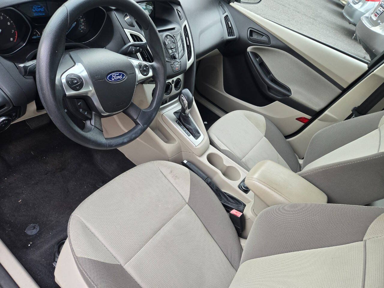 Used 2012 Ford Focus SE FWD image 12