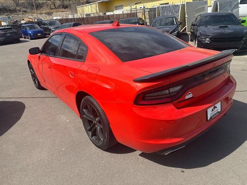 Used 2018 Dodge Charger R/T w/ Blacktop Package RWD image 5