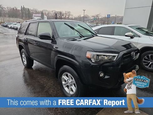 Used 2021 Toyota 4Runner SR5 image 2