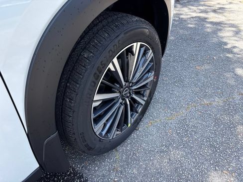 New 2026 Nissan Pathfinder Platinum FWD image 30