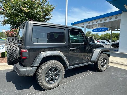 Used 2022 Jeep Wrangler Sport AWD/4WD image 4