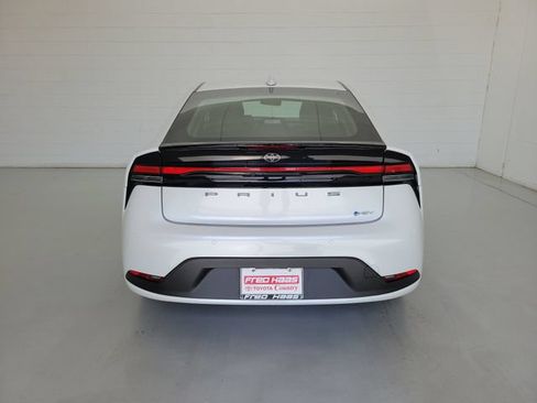 Used 2025 Toyota Prius LE FWD image 6