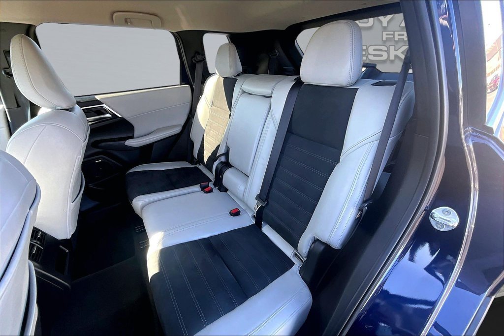 Used 2025 Mitsubishi Outlander SE AWD/4WD image 25