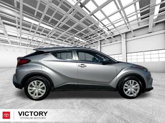 Used 2019 Toyota C-HR LE video 2