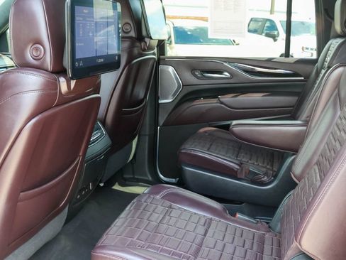 Used 2021 Cadillac Escalade ESV Premium Luxury Platinum AWD/4WD image 9