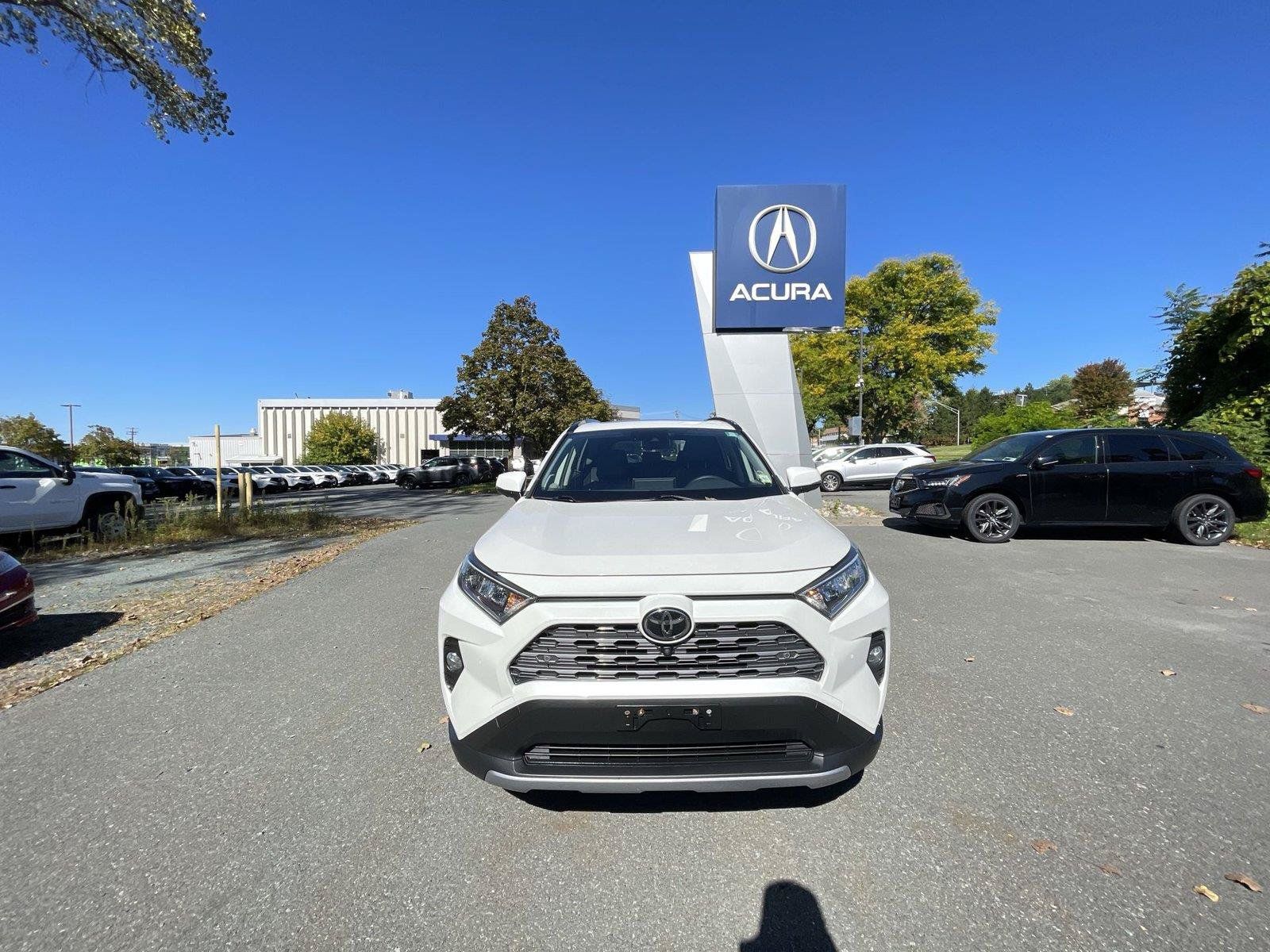 Used 2019 Toyota RAV4 Limited w/ Advanced Technology Package AWD/4WD image 26