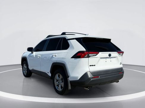 Used 2024 Toyota RAV4 LE AWD/4WD image 3