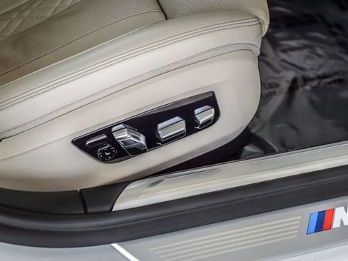 Used 2018 BMW 740i xDrive AWD/4WD image 26