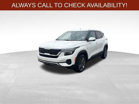 Used 2022 Kia Seltos LX AWD/4WD image 3