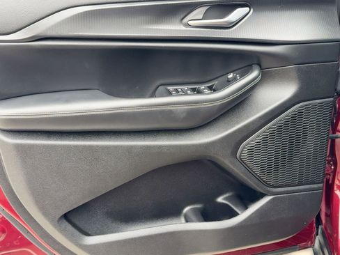 Used 2023 Jeep Grand Cherokee Altitude image 13