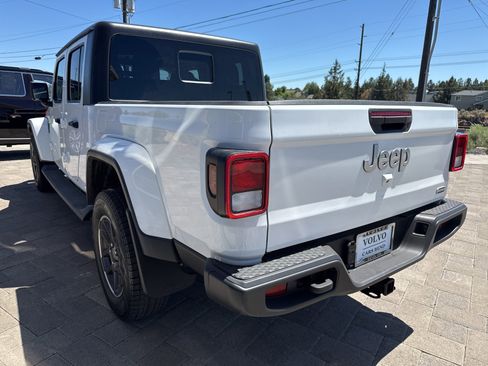 Used 2021 Jeep Gladiator Overland w/ Trailer Tow Package image 3