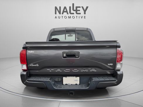 Used 2016 Toyota Tacoma Limited w/ Towing Package image 5