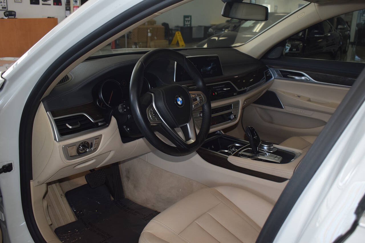 Used 2019 BMW 740i RWD image 24