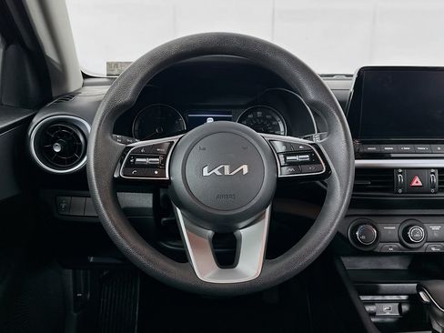 Used 2024 Kia Forte LXS FWD image 17