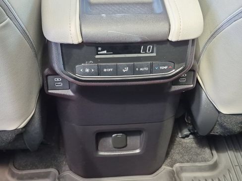 Used 2025 Toyota Grand Highlander AWD Hybrid image 30