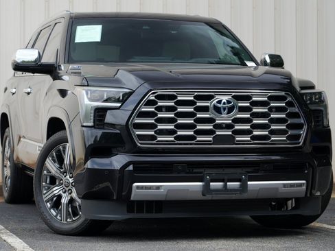 Used 2023 Toyota Sequoia Capstone AWD/4WD image 4