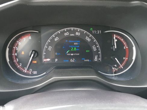 Used 2025 Toyota RAV4 XLE AWD/4WD image 2