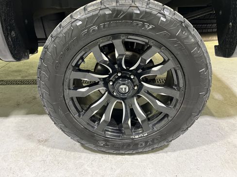 Used 2020 Chevrolet Silverado 1500 LT Trail Boss w/ Convenience Package image 13