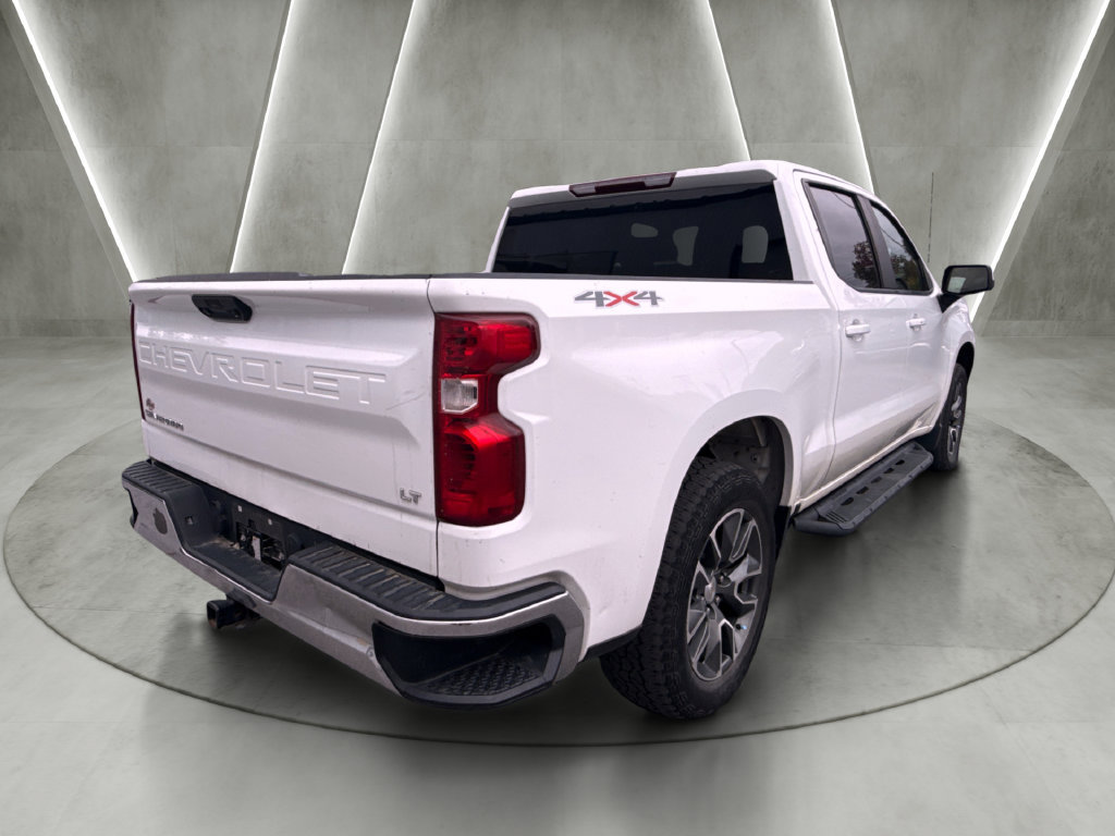 Used 2023 Chevrolet Silverado 1500 LT AWD/4WD image 3