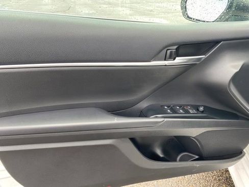 Used 2020 Toyota Camry LE image 13