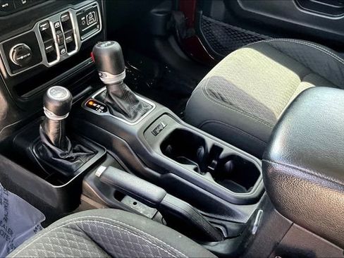 Used 2021 Jeep Wrangler Unlimited Sport AWD/4WD image 17