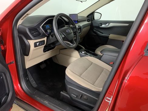 Used 2020 Ford Escape SE image 29