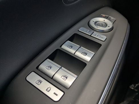 Used 2024 Genesis GV70 3.5T Sport image 21