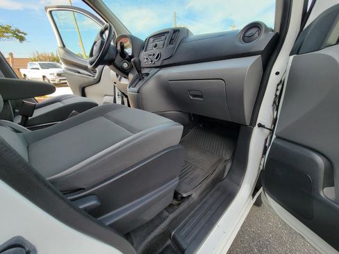 Used 2015 Nissan NV200 S FWD image 39