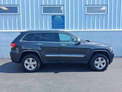 Used 2011 Jeep Grand Cherokee Overland AWD/4WD image 9