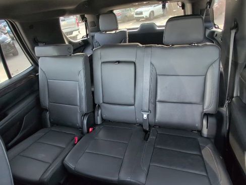 Used 2023 Chevrolet Tahoe LT image 8