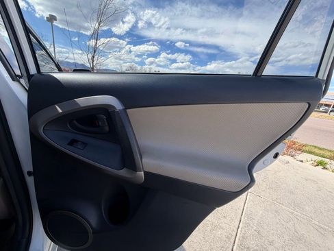 Used 2008 Toyota RAV4 Limited image 30