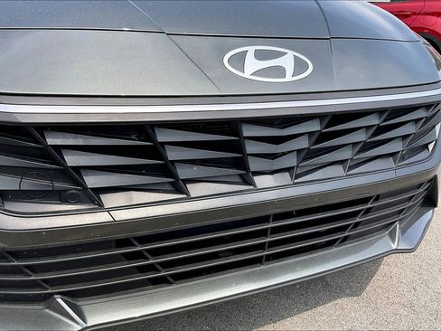 Used 2024 Hyundai Elantra SEL image 8