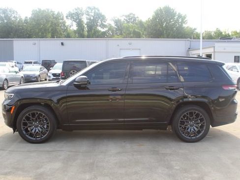 Used 2023 Jeep Grand Cherokee L Summit AWD/4WD image 2