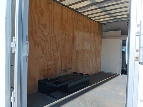 Used 2017 Ford E-350 and Econoline 350 Super Duty image 19