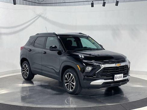 Used 2025 Chevrolet TrailBlazer LT w/ Driver Confidence Package AWD/4WD image 37