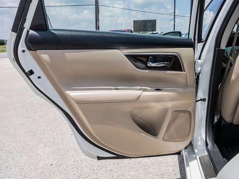 Used 2015 Nissan Altima 3.5 SL FWD image 11