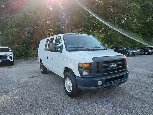 Used 2011 Ford E-250 and Econoline 250 RWD image 7
