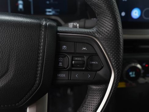 Used 2024 Toyota Tacoma TRD Sport AWD/4WD image 30