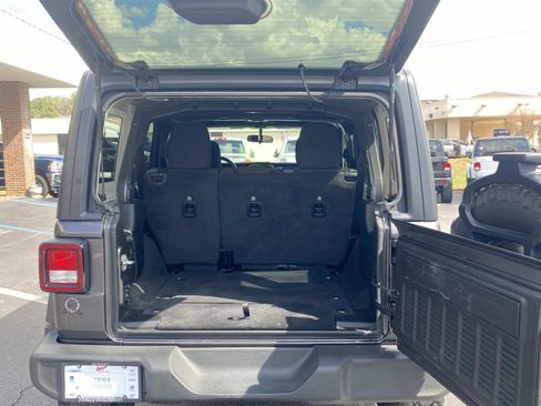 Certified 2021 Jeep Wrangler Unlimited Willys image 6